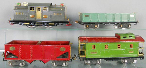 LIONEL TRAIN SET: std ga, 318E loco, restored, 512 gondola, 516 hopper, 517 caboose, caboose has paint chips, C4-6.