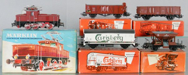 MARKLIN TRAIN SET: HO ga, 3001 electric loco w/cars 4623, 4601, 4636, 315/1, orig boxes, C8-9.