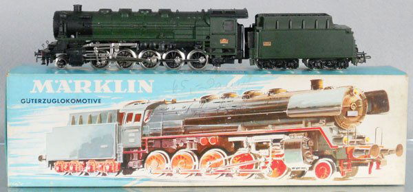 MARKLIN 3046 FRENCH LOCO & TENDER: HO ga, green, orig box & insert minor wear, C8-9.