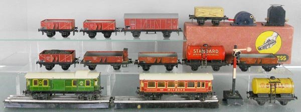 TRIX CAR LOT: HO ga, 20/17, 20/69, 3 #20/61, 20/68ST, 20/68, 2 #20/71, 20/53, 20/51, 2074, 1 orig box only, C5-7.