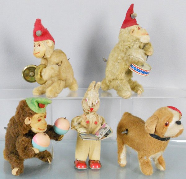 5 PLUSH TOYS: Cymbal Monkey, Drumming Monkey, Morracca Monkey, Reading Rabbit, Dog, all are windup working, 6” to 7” tall, C4-5.