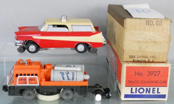 2 LIONEL MOTORIZED UNITS: O ga, 68 inspection car, 3927 track cleaning car, orig boxes minor wear, C6-7.