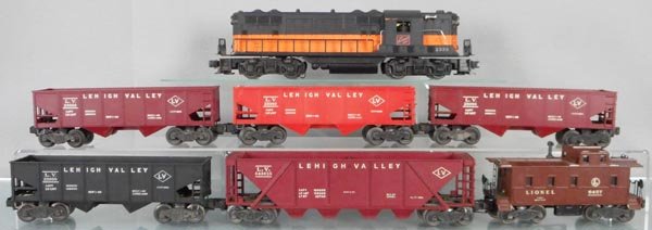 LIONEL TRAIN SET: O ga, 2338 Milwaukee Rd GP7, 3 #6456 LV hoppers, 6436 LV hopper, 6476 LV hopper, 6457 caboose, C5-6.