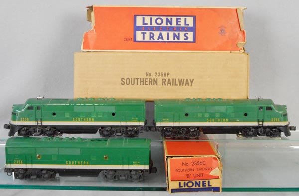 LIONEL 2356 SOUTHERN RWY F3 DIESELS: O ga, 2356P A unit, 2356C B unit, 2356T dummy A, some paint wear on roof edge, some surface battery box corrosion, set missing 9 porthole lenses, A unit orig box minor wear, B unit & dummy A orig boxe