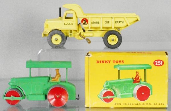 2 DINKY VEHICLES: 251 Aveling-Barford Diesel Roller, 2 die cast flaws on roof, orig box some wear, 965 Euclid Rear Dump Truck, oxidation on crank handle, C6-7.