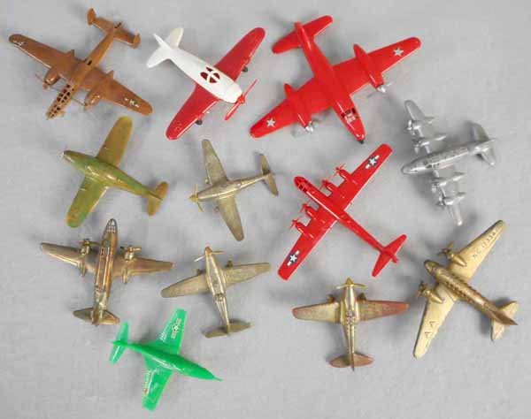 12 PLASTIC AIRPLANES: 3 3/4” to 8” wingspans, Thomas Toys, Ideal, Hubley, Renwal, some minor warps, C5-8.