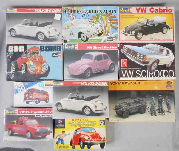 11 VOLKSWAGEN PLASTIC MODEL KITS: AMT 2002 Scirocco, Lindberg 1087 Van Go, Testors 823 Schwimmwagen, Pyro 334 Beetle, Revell 2 #7243, 7219, 7143, H1326 Beetles, H1351 Bug Bomb, 6043 Pick Up, all unbuilt & appear complete, orig boxes,