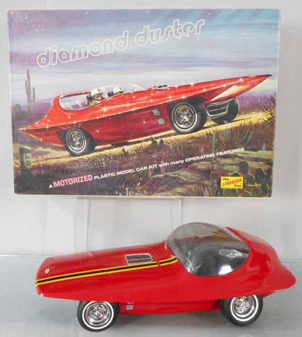 LINDBERG 636M-1200 DIAMOND DUSTER MODEL & KIT: plastic, factory made store display GT200, no motor, 14 1/4” long, decal chip at edge, w/unbuilt kit, appears complete, orig kit box minor wear & seam split, C8-10.