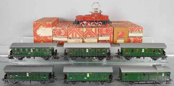 MARKLIN TRAIN SET: HO ga, CEB800 electric loco, 5 #329/1 coaches, 329/4 baggage, orig boxes minor to some wear, C5-6.