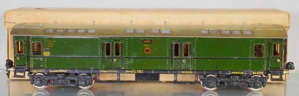 MARKLIN 19450 POST CAR: O ga, handpainted tin, green, 40cm, some paint rubs on roof ventilators, orig box minor wear, C8.