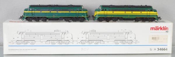 MARKLIN 34664 FRENCH DOUBLE DIESEL SET: HO ga, orig box & insert, C8-9.