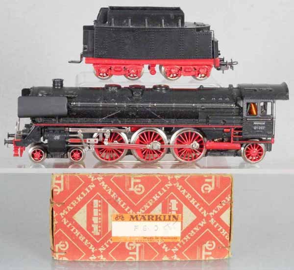 MARKLIN F800 LOCO & TENDER: HO ga, ca 1953, tender missing coal load, orig box & wraps minor wear, C8.