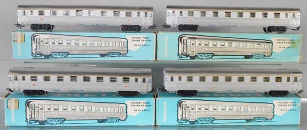 4 MARKLIN 4050 FRENCH COACHES: HO ga, 2 are warped, orig boxes minor wear, C7.