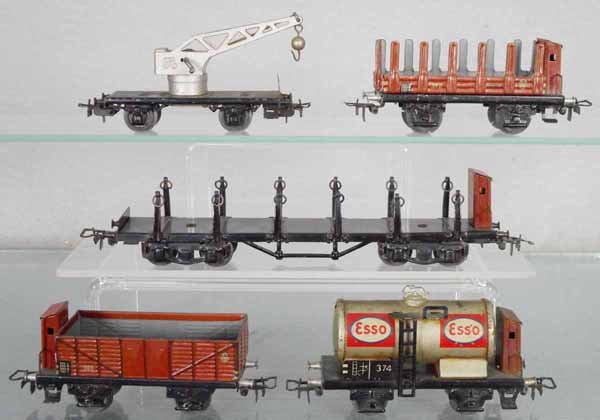 5 MARKLIN FREIGHT CARS: HO ga, ca 1947-48, 366 crane, 372 stake, 392 stake, 365 gondola, 374 tank, C5-6.