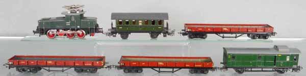 MARKLIN TRAIN SET: HO ga, CE800 electric loco, 327 coach, 329/4 baggage, 3 #391 gondolas, C5-7.