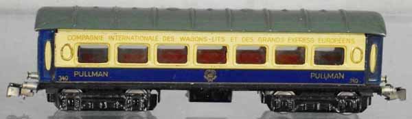 MARKLIN 349 CIWL COACH: HO ga, ca 1938, blue w/gray roof, w/claw couplers, C7-8.