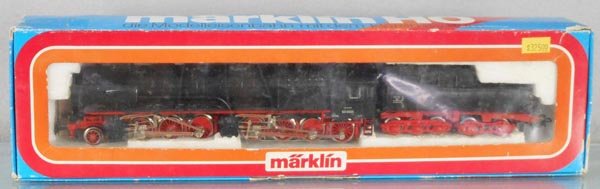 MARKLIN 3102 LOCO & TENDER: HO ga, red stripe on loco worn, orig box & insert some wear & tape, C7-8.