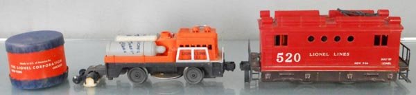 2 LIONEL MOTORIZED UNITS: O ga, 3927 track cleaning car, w/3927-50 wiping cylinder, full, 520 loco, crack in frame corner, C6-7.