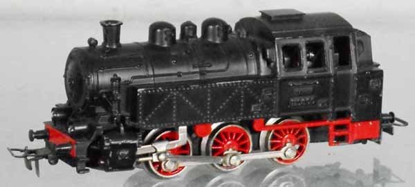 MARKLIN TM800 TANK LOCO: HO ga, ca 1953, needs a pick up shoe, C7.