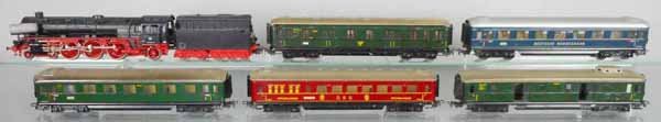 MARKLIN TRAIN SET: HO ga, 3310 loco & tender, 346/5 post car, 346/6 Bundesbahn, 346/1 coach, 346/2 diner, 346/4 baggage, C5-6.