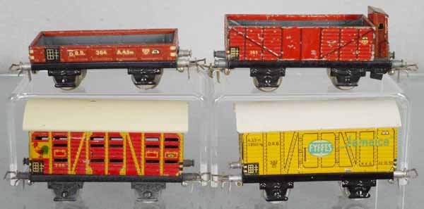 4 MARKLIN FREIGHT CARS: HO ga, ca 1945, 364 gondola, 365 gondola, 386 poultry, 382 banana van, C5-7.