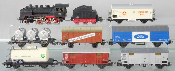 MARKLIN TRAIN SET: HO ga, 3003 FM800 loco & tender, some wear to red stripe, w/7 freight cars, bier car yellowing, C6-8.