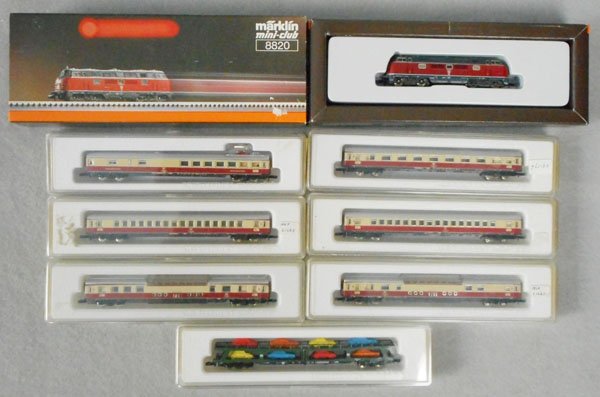 MARKLIN MINI CLUB TRAIN SET: Z ga, 8820 diesel loco w/8714 freight car & 8734, 2 #8735, 8737 & 2 #8738 coaches, orig boxes, C9-10.