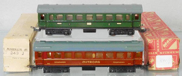 2 MARKLIN COACHES: HO ga, 341 coach, 343 Mitropa sleeper, orig boxes worn, C8-9.