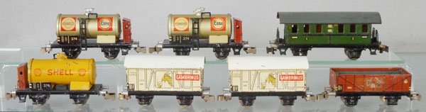 7 MARKLIN CARS: HO ga, 2 #374, 327, 374, 2 #388, 365, paint wear on sides, C4-5.