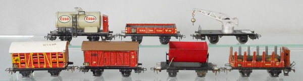 7 MARKLIN FREIGHT CARS: HO ga, 374, 364, 366, 386, playworn, 381, 362, 372, C5-7.