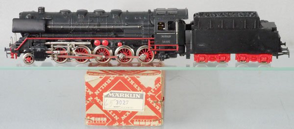 MARKLIN 3027 LOCO & TENDER: HO ga, orig box some wear & tape, C8.