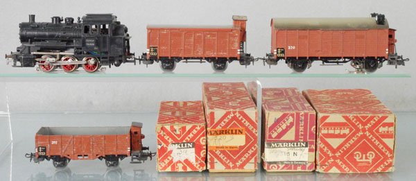 MARKLIN TRAIN SET: HO ga, CM800 tank loco w/cars 320, 342, 311, cars have rough surface & some paper crazing, orig boxes worn to rough, C6-7.