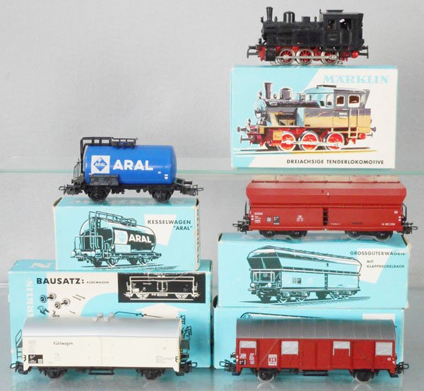 MARKLIN TRAIN SET: HO ga, 3029 tank loco, w/cars 4646, 4626, 4937, roof warped, 4627, roof warped, orig boxes minor wear, C8-9.