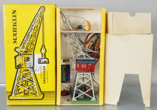 MARKLIN 7051 REMOTE CONTROLLED SLEWING CRANE: HO ga, w/lifting magnet, early version w/light, orig box & insert, C6-7.