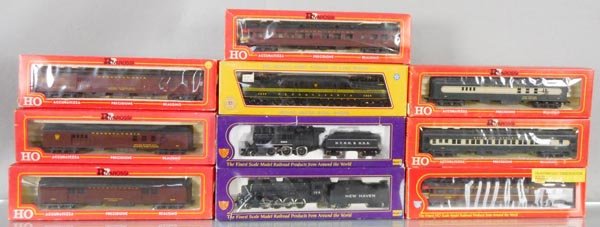 HO TRAIN LOT: HO ga, 2-rail, Mehano T025 PRR GG1, green, IHC M9527 New Haven loco & tender, 23175 NY, NH & HRR loco & tender, Rivarossi coaches 6507, 6506, 6501, 2386, 6567, 2806, 2741, IHC 2725-1, orig boxes & ins