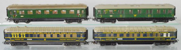 4 MARKLIN COACHES: HO ga, 346/1, 346/5, frame dented, 346/2J, 346/3J, worn, C4-6.