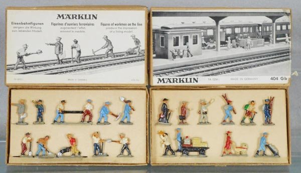 2 MARKLIN FIGURE SETS: 404GC Workmen on the line, 404GB Civilians on platform, orig boxes minor wear, C8.