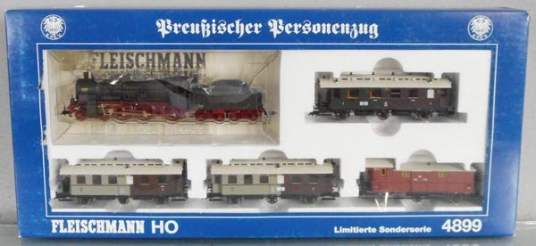 FLEISCHMANN 4899 PRUSSIAN TRAIN SET: HO ga, 2-rail, loco, tender & 4 coaches, orig set box & insert minor wear, C9-10.