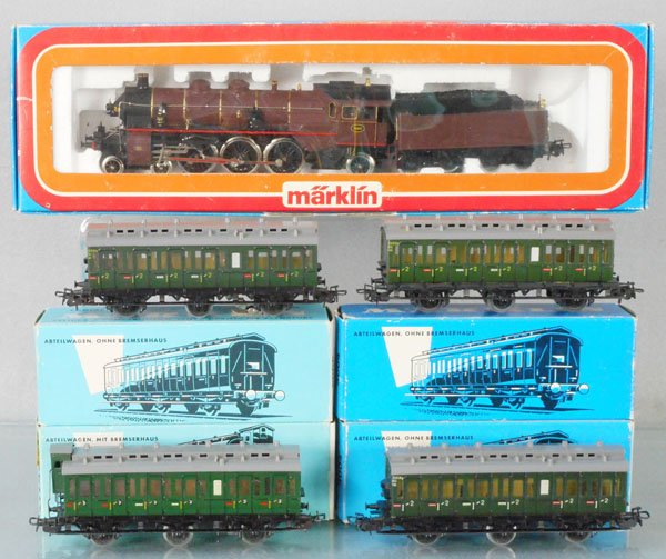 MARKLIN TRAIN SET: HO ga, 3111 loco & tender, brown, w/coaches 3 #4004, 4005, orig boxes & insert minor wear, C8-9.