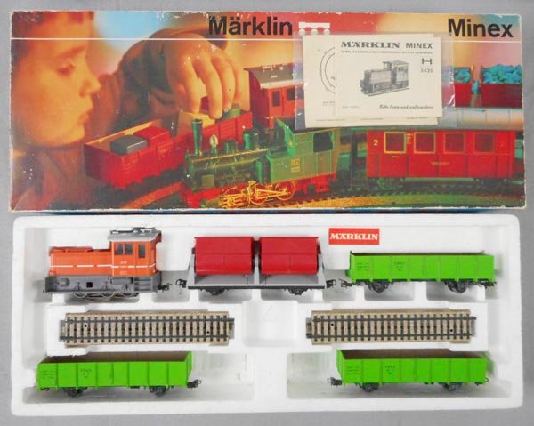 MARKLIN 3470 MINEX TRAIN SET: HO ga, 3420 loco w/4 freight cars & track, orig set box some wear, C8.