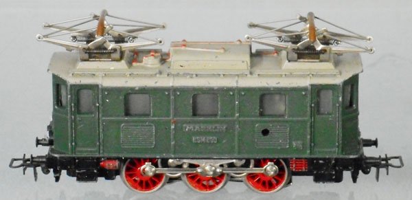 MARKLIN RSM800 ELECTRIC LOCO: HO ga, some pimpling under paint, paint chips on roof edge & buffer bars, C4-5.