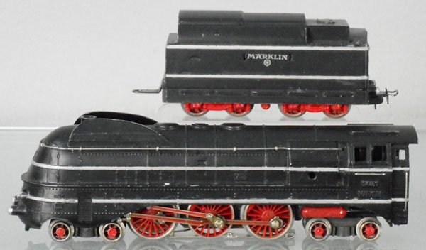 MARKLIN SK800 LOCO & TENDER: HO ga, tender has small touch up spots, C6.