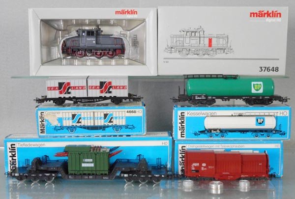 MARKLIN TRAIN SET: HO ga, 37648 German loco w/freight cars 4693, 4653, 4668, 4617, 1 insulator broken, orig boxes & insert, 2 boxes worn, C8-9.