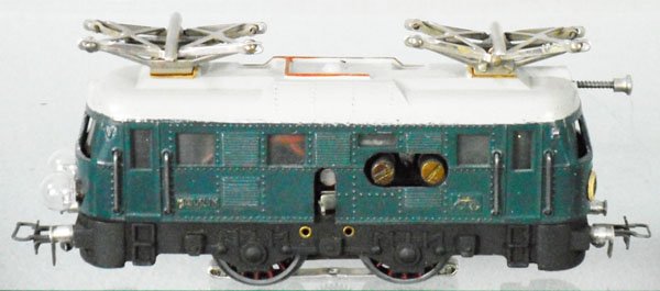 MARKLIN RS800 ELECTRIC LOCO: HO ga, grayish blue w/gray roof, matte black frame, C7.