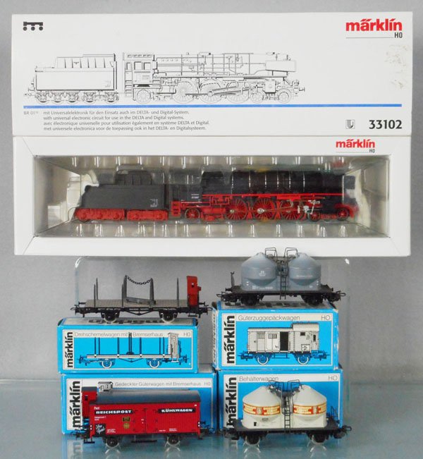 MARKLIN TRAIN SET: HO ga, 33102 loco & tender, w/freight cars 4600, 4697, 4761 & 84681, orig boxes & inserts minor wear, C8-9.