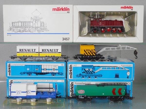 MARKLIN TRAIN SET: HO ga, 3457 German electric loco w/freight cars 4652, 4671, 4688, 4767, orig boxes & insert, C8-9.