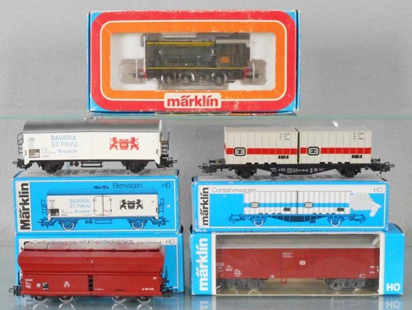 MARKLIN TRAIN SET: HO ga, 3145 loco w/freight cars 4460, 4626, 4664, 4667, orig boxes & insert minor wear, C8-9.