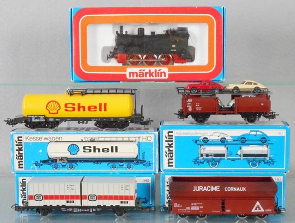 MARKLIN TRAIN SET: HO ga, 3104 tank loco w/freight cars 4613, 4651, 4673 & 4691, orig boxes & insert some wear, C8.