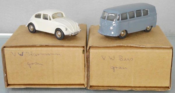 2 TIN WIZARD VOLKSWAGENS: white metal, Beetle, white, Bus, gray, orig boxes & inserts, C9.