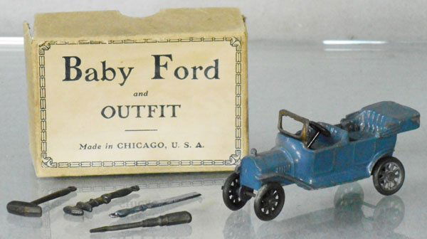 TOOTSIETOY BABY FORD OUTFIT (1 of 1)